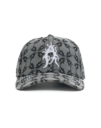 Cappello in tessuto ATIER con ricami e chiusura in vera pelle tamburellata