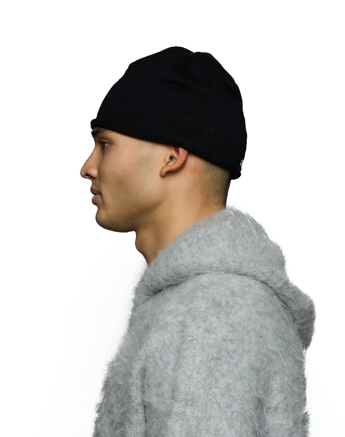 Cappello beanie in 100% cotone con ricami e imbottito in pile