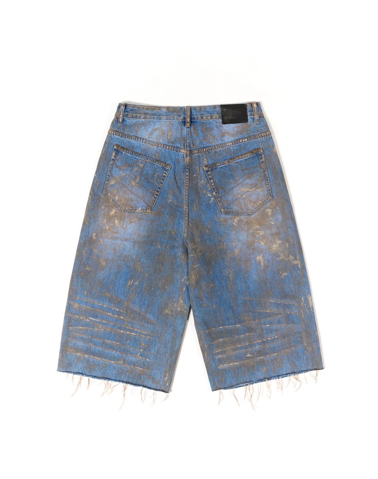 Shorts Ultra Oversized dipinti a mano con strass applicati a mano