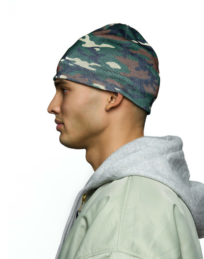 Cappello beanie camouflage con ricami e imbottito in pile