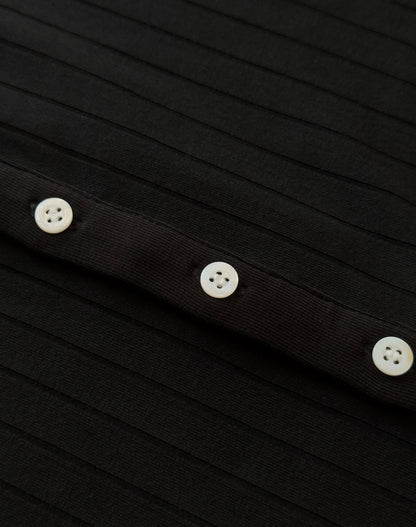 Maglia Henley a coste con bottoni logati in vera madreperla e ricamo