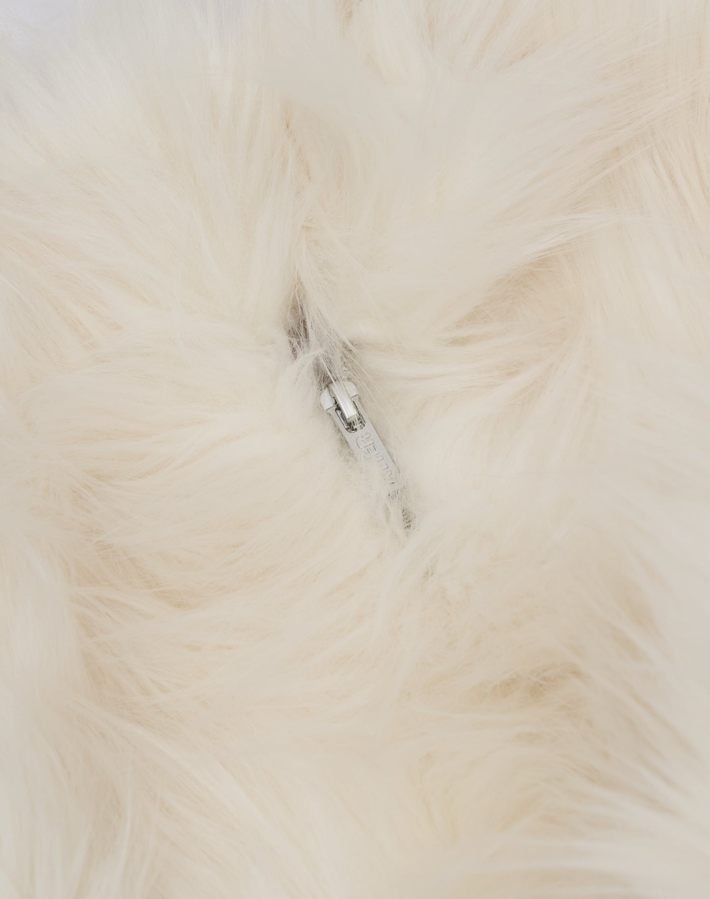 Pelliccia Sintetica con cappuccio oversize foderata in seta