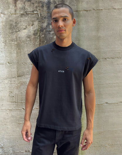 Maglia muscle in 100% cotone con logo ricamato e tagli/lacerature