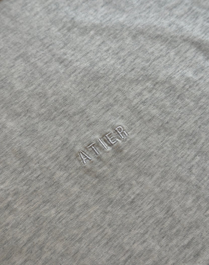 Maglia in 100% cotone con logo ricamato