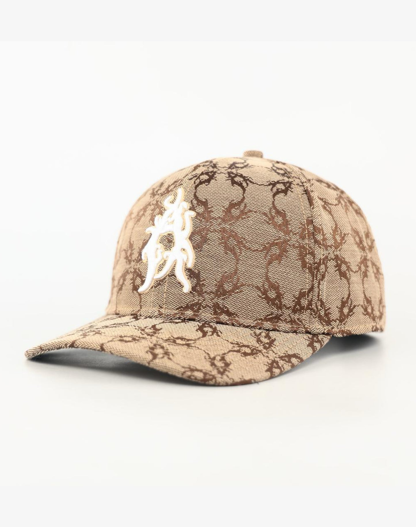 Cappello in tessuto ATIER con ricami e chiusura in vera pelle tamburellata